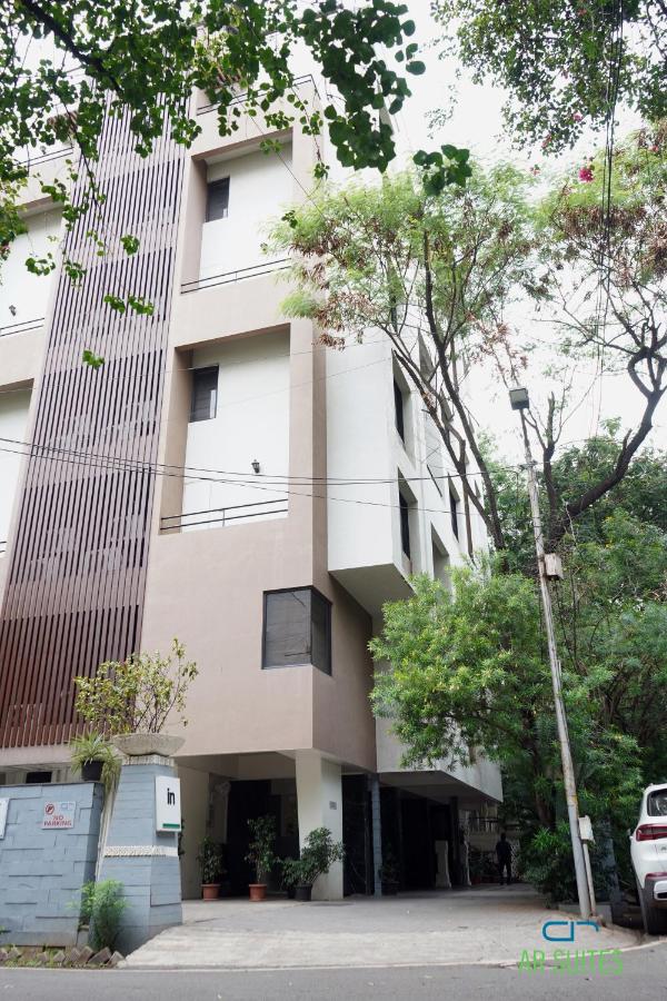 AR Suites Fontana Bay - Kalyani Nagar - Chambres d’hôtes