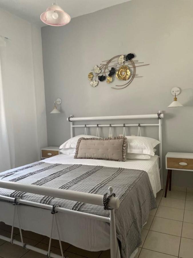 One-Bedroom Apartment with Sea View and Balcony