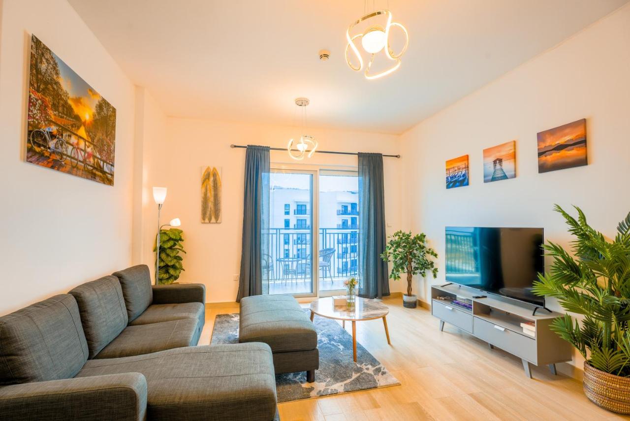Eclectic 1BDR with Canal View on Yas Island 809 - B&B