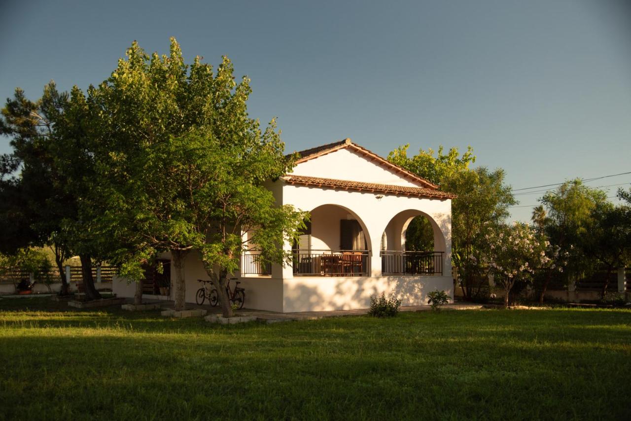Ostrica Family Beach House - B&B Lefkímmi