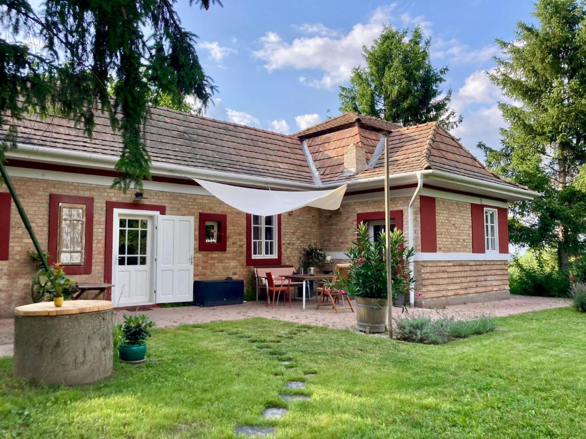 Baglyos Vendégház Kulcs - Ferienwohnung