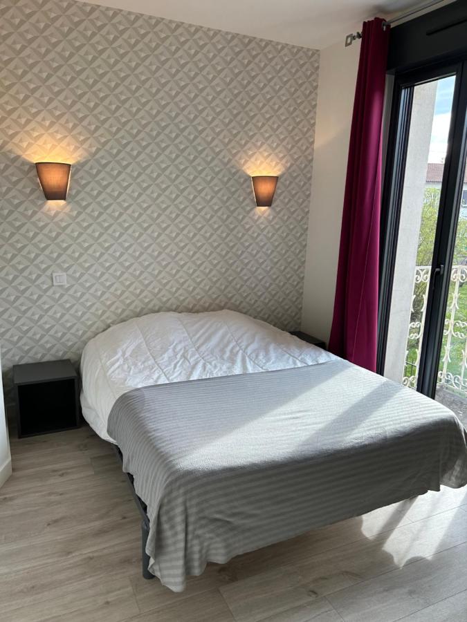 One-Bedroom Apartment with Garden View