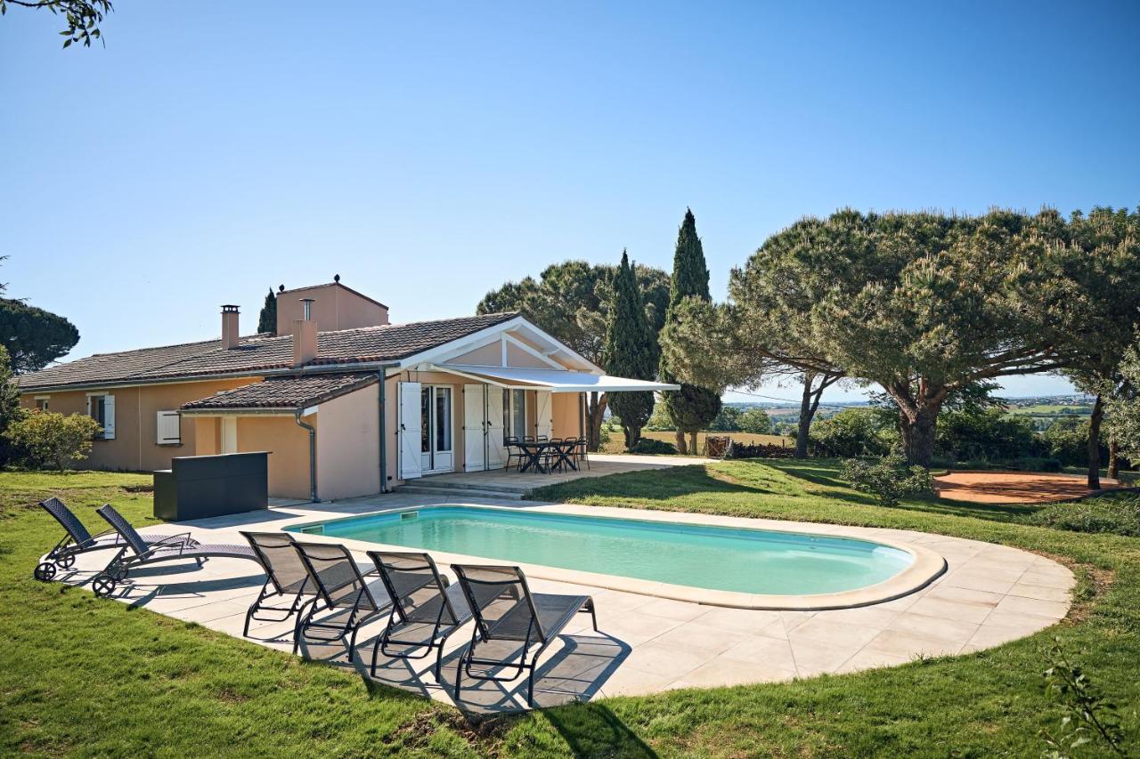 Villa à la Campagne Avec Piscine et Terrain de Pétanque à 10 Minutes de Toulouse - B&B