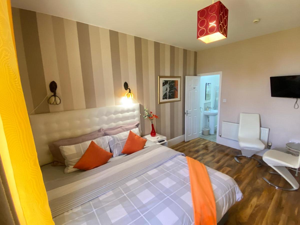 Double or Twin Room with Private Bathroom
