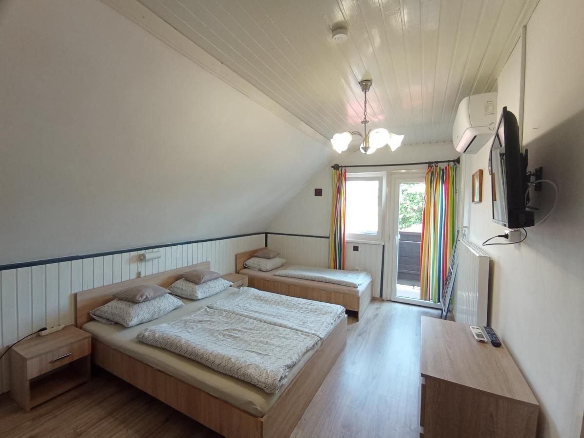 Driepersoonskamer met Eigen Badkamer