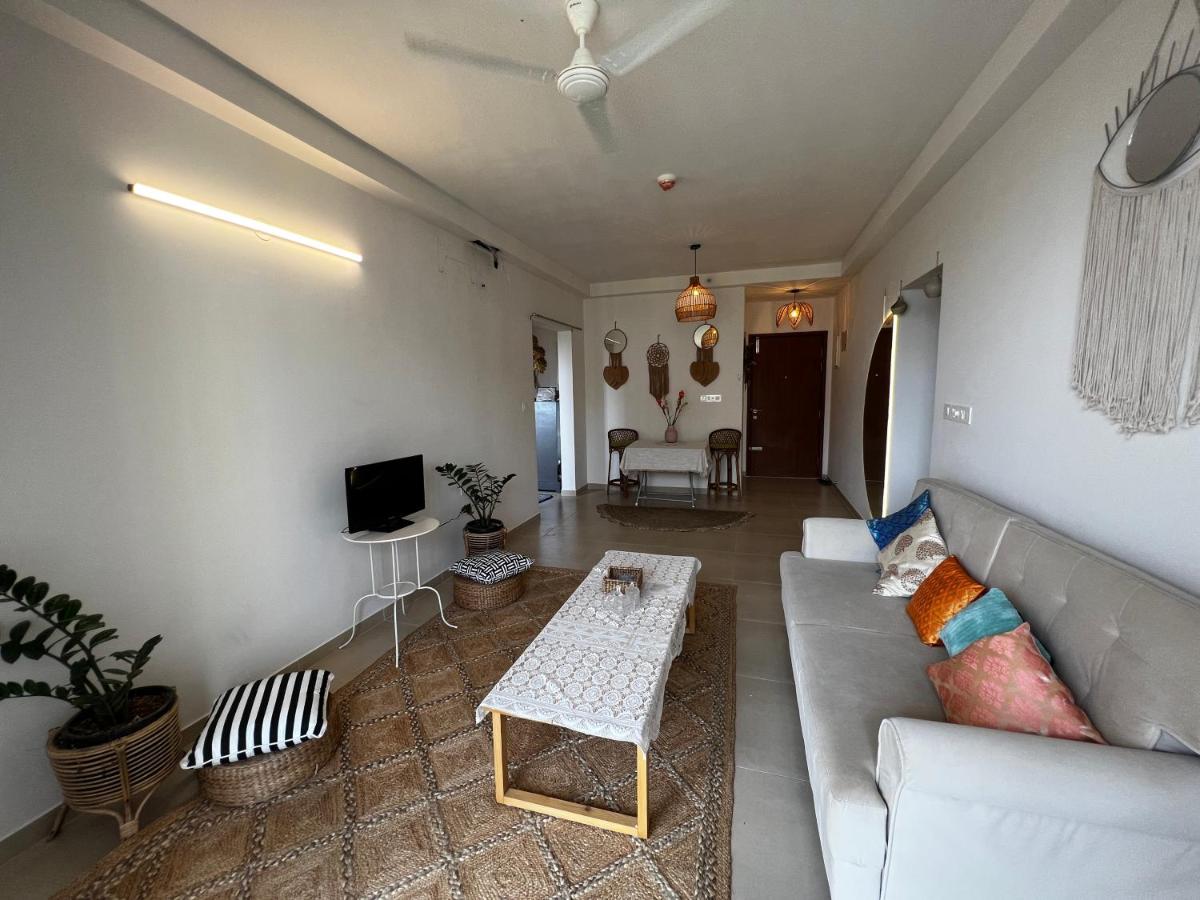 Fab 3bhk In Bhartiya city - Chambres d’hôtes
