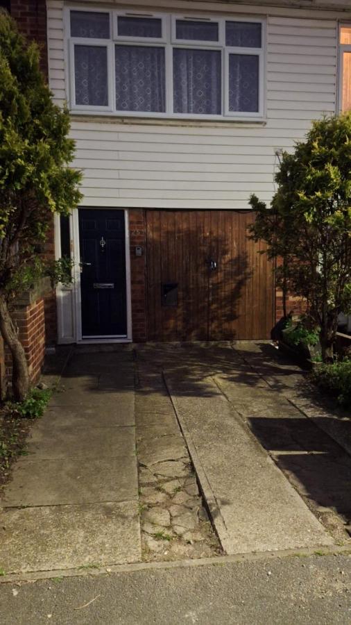 London Docklands near Excel and London City Airport 2 Double Ensuites for up to 4 people - B&B