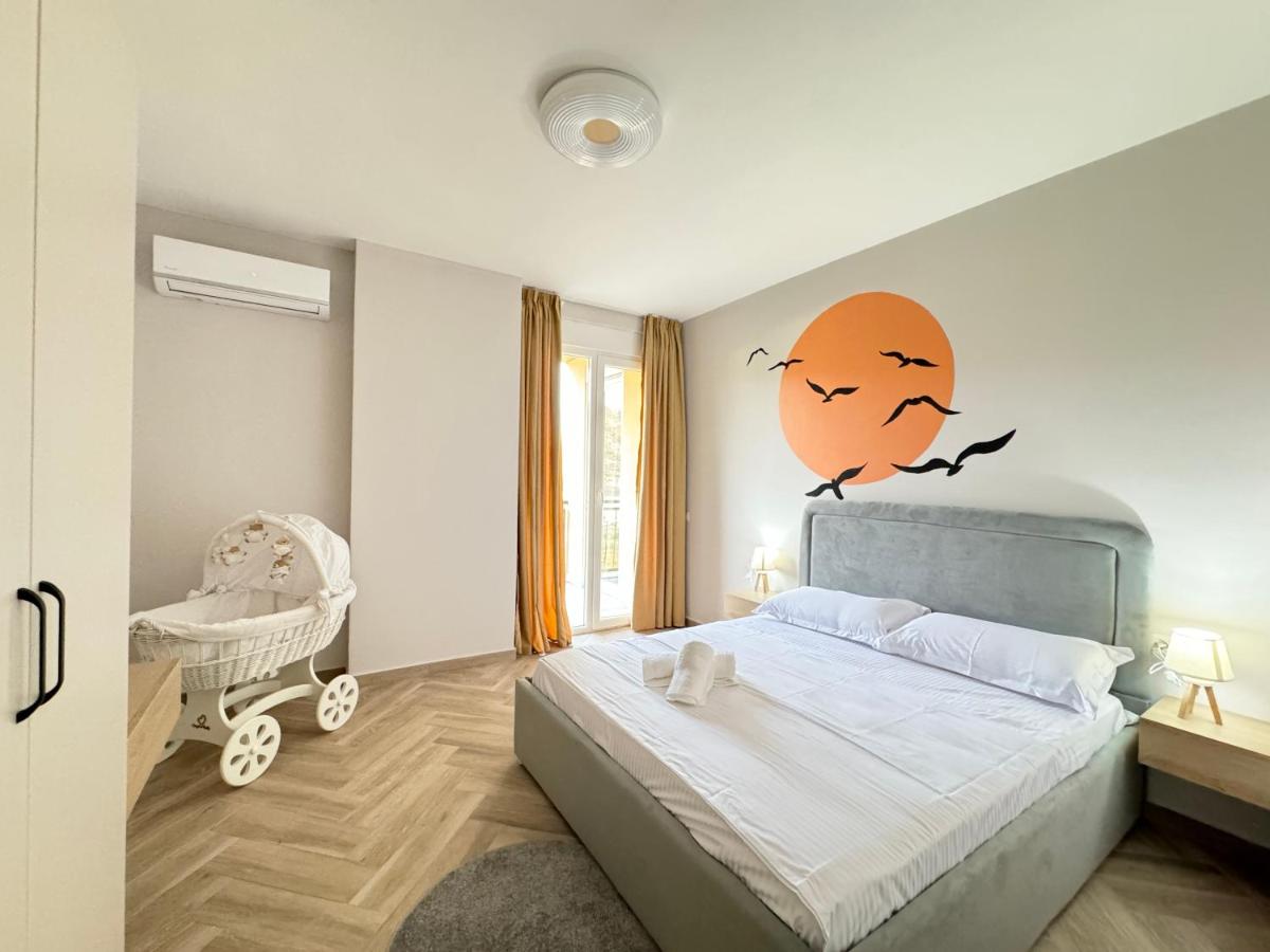 Two-Bedroom Apartment with Mountain View