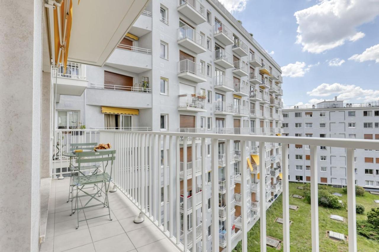 Light & Warm Flat with Balcony - Heart of Paris 15 - Chambres d’hôtes Paris