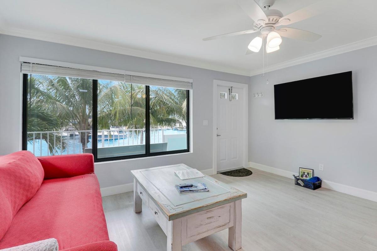 Sailfish Suites - 12 - waterfront lodging - B&B