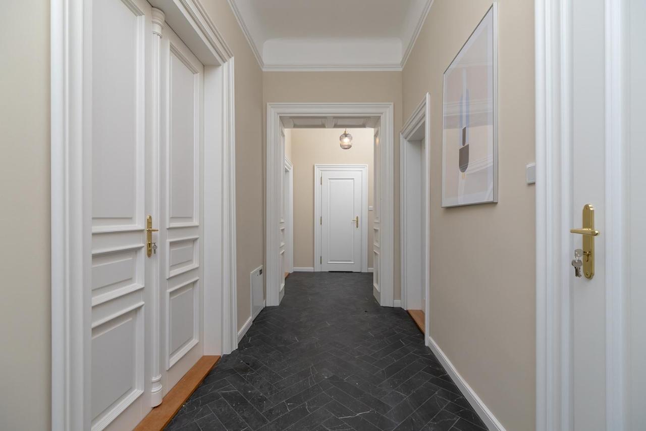 3 bedroom Apartment with the balcony - Rejtana 10 - B&B