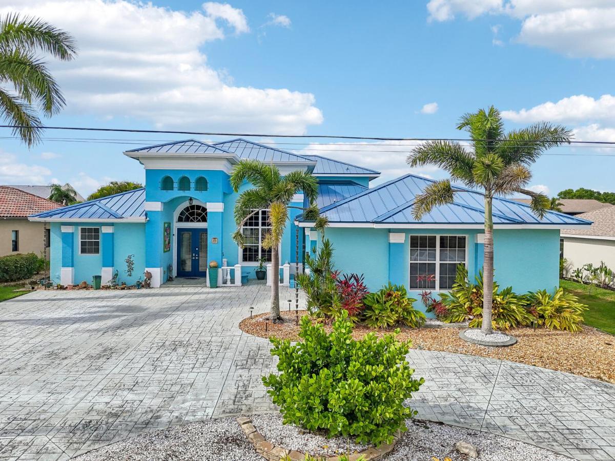 Cape Paradise Resort - Your Luxury Tropical Retreat - B&B Cape Coral