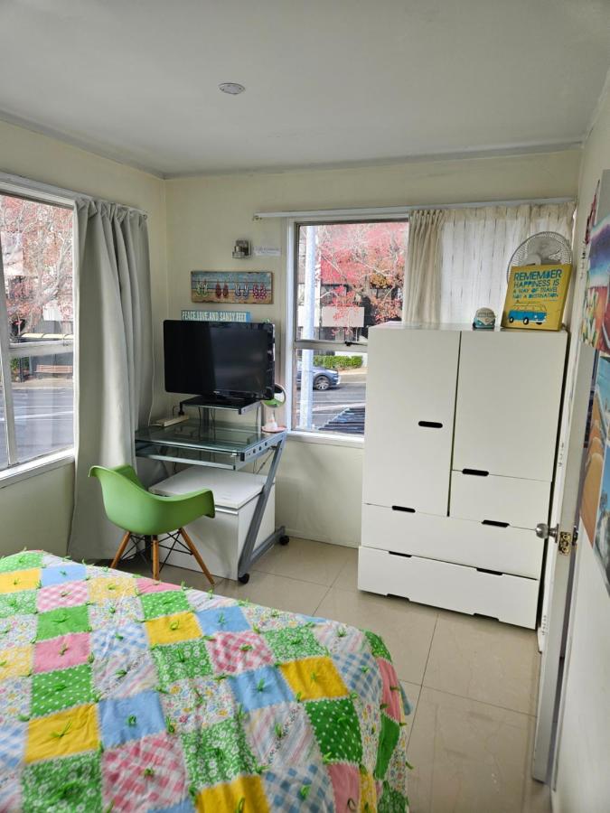 3 International Travellers Only Accepted R3 - B&B Auckland