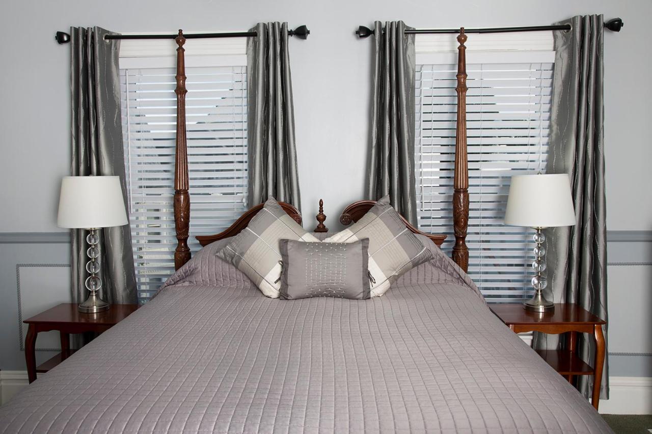Coolidge Deluxe Bedroom