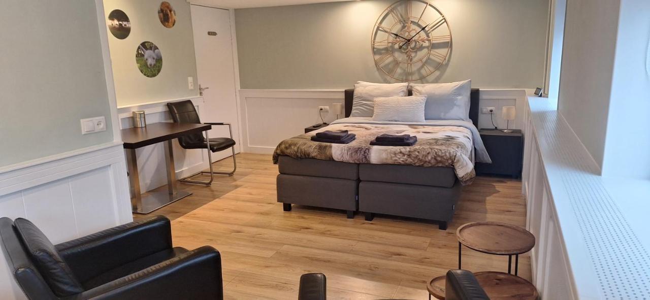 Deluxe Double Room with Shower