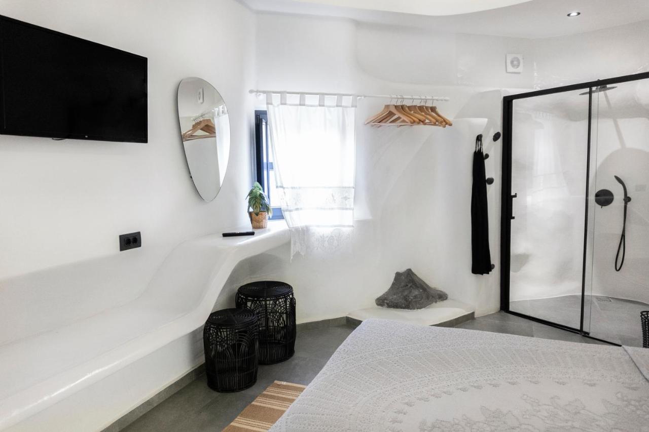 Deluxe Double Room (2 Adults + 1 Child)