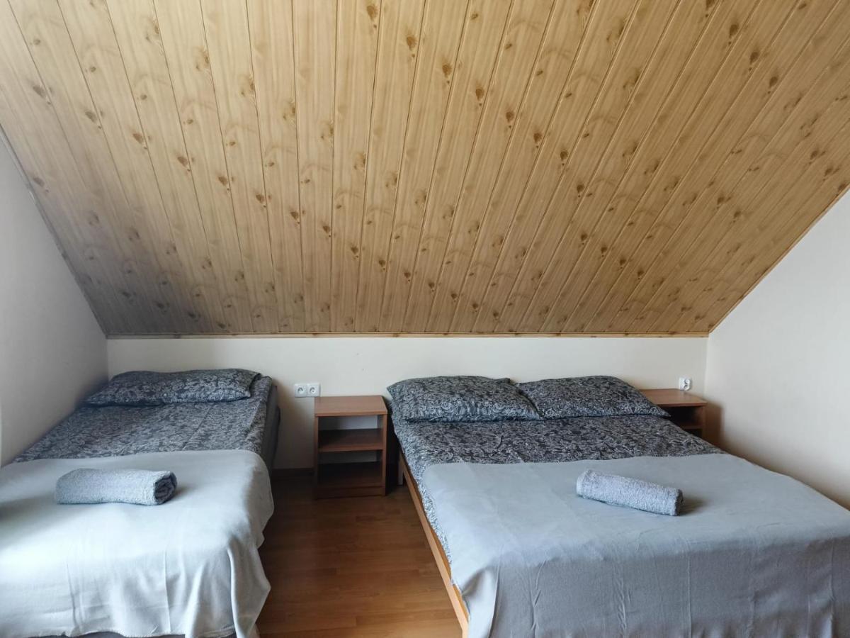 Dreibettzimmer mit eigenem Bad