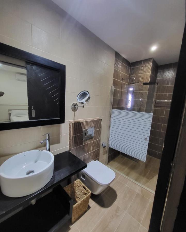 Two-Bedroom Deluxe Apartment with Balcony