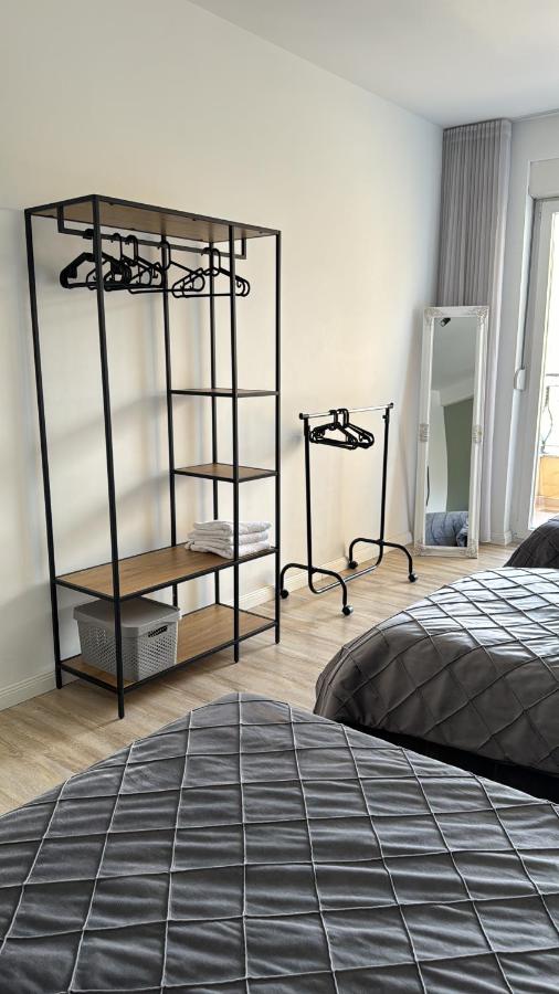 RONI APARTMENTS -Near the historic city center -Family-friendly -Baby cots and toys available -Netflix -Convenient for sightseeing -Services available -Free parking with video surveillance - B&B
