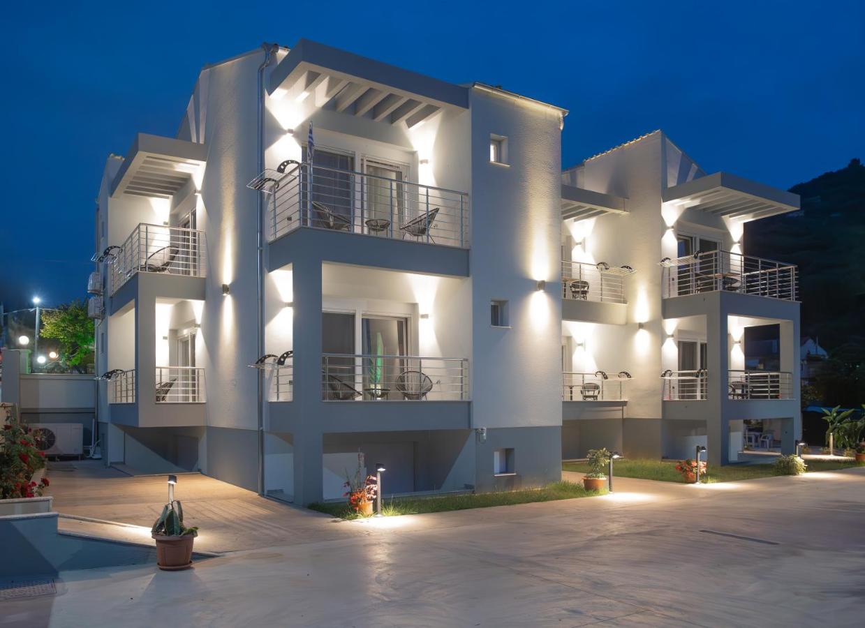 Studio Lit King-Size Deluxe