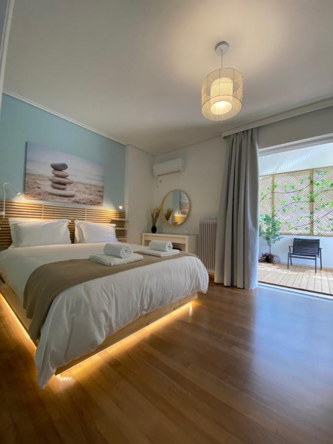 Vouliagmeni Seaside Luxury Home - B&B Atene