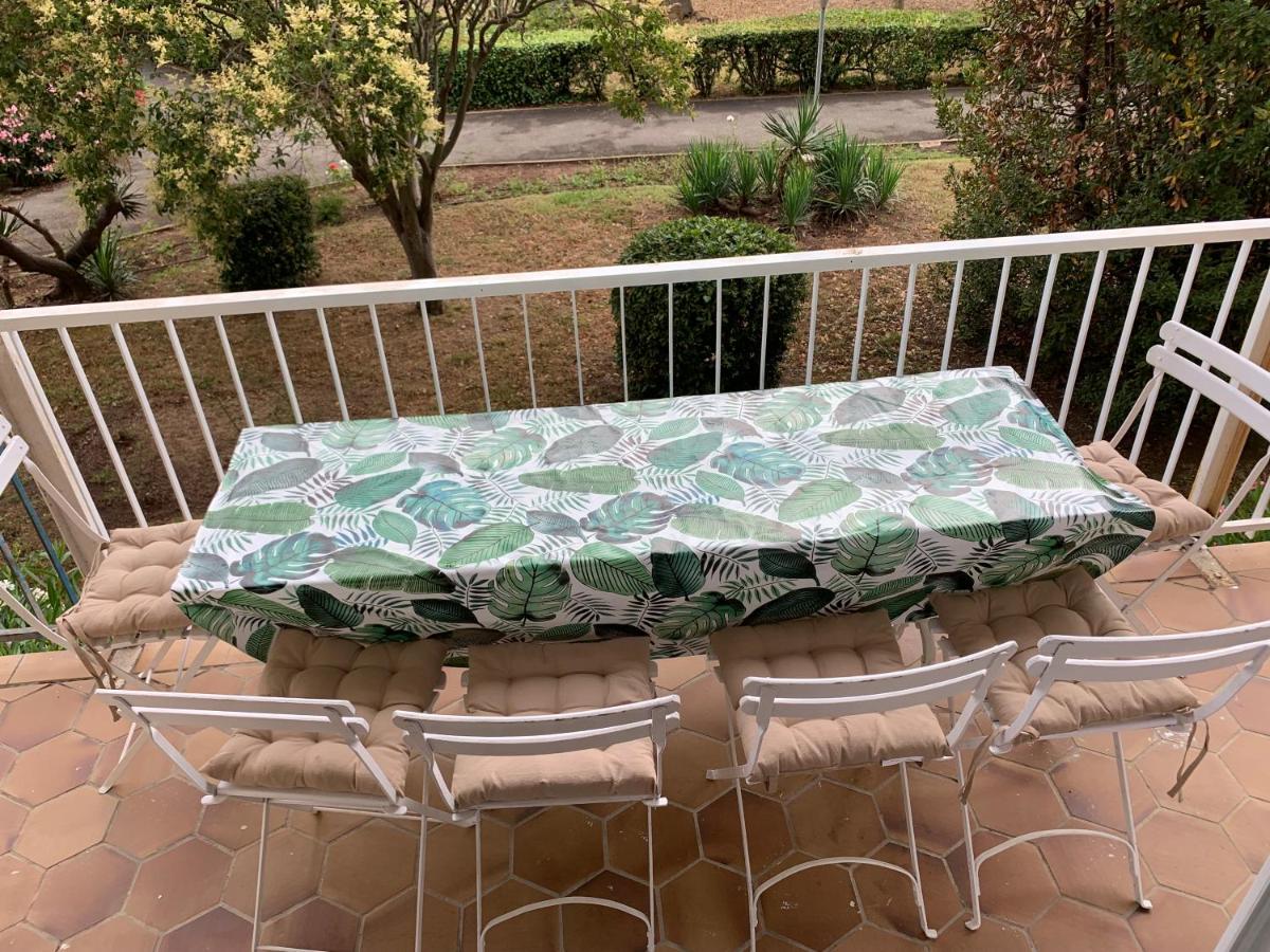 Appartement FRÉJUS 300m de la PLAGE 3 Chambres 7 lits - Bed and Breakfast Fréjus