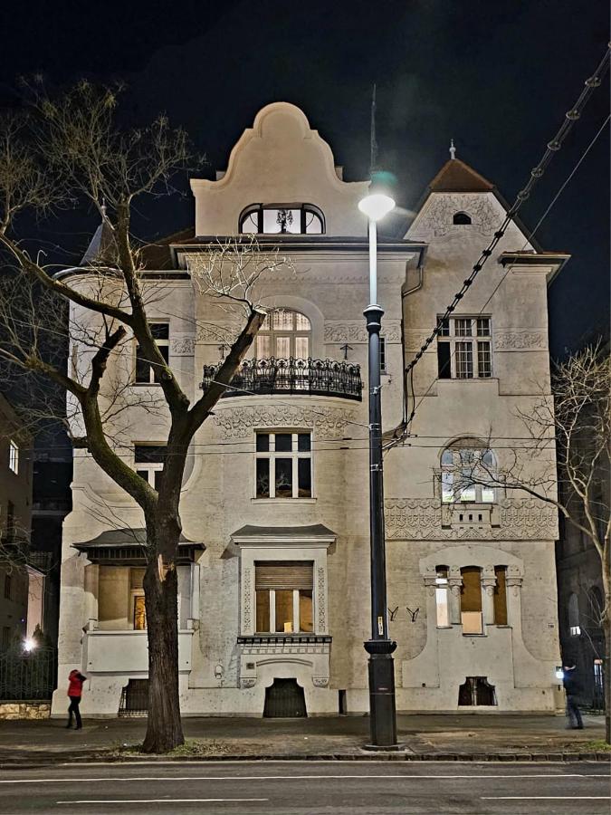 The Grand Budapest Penthouse with stunning view to Heroes Square - B&B
