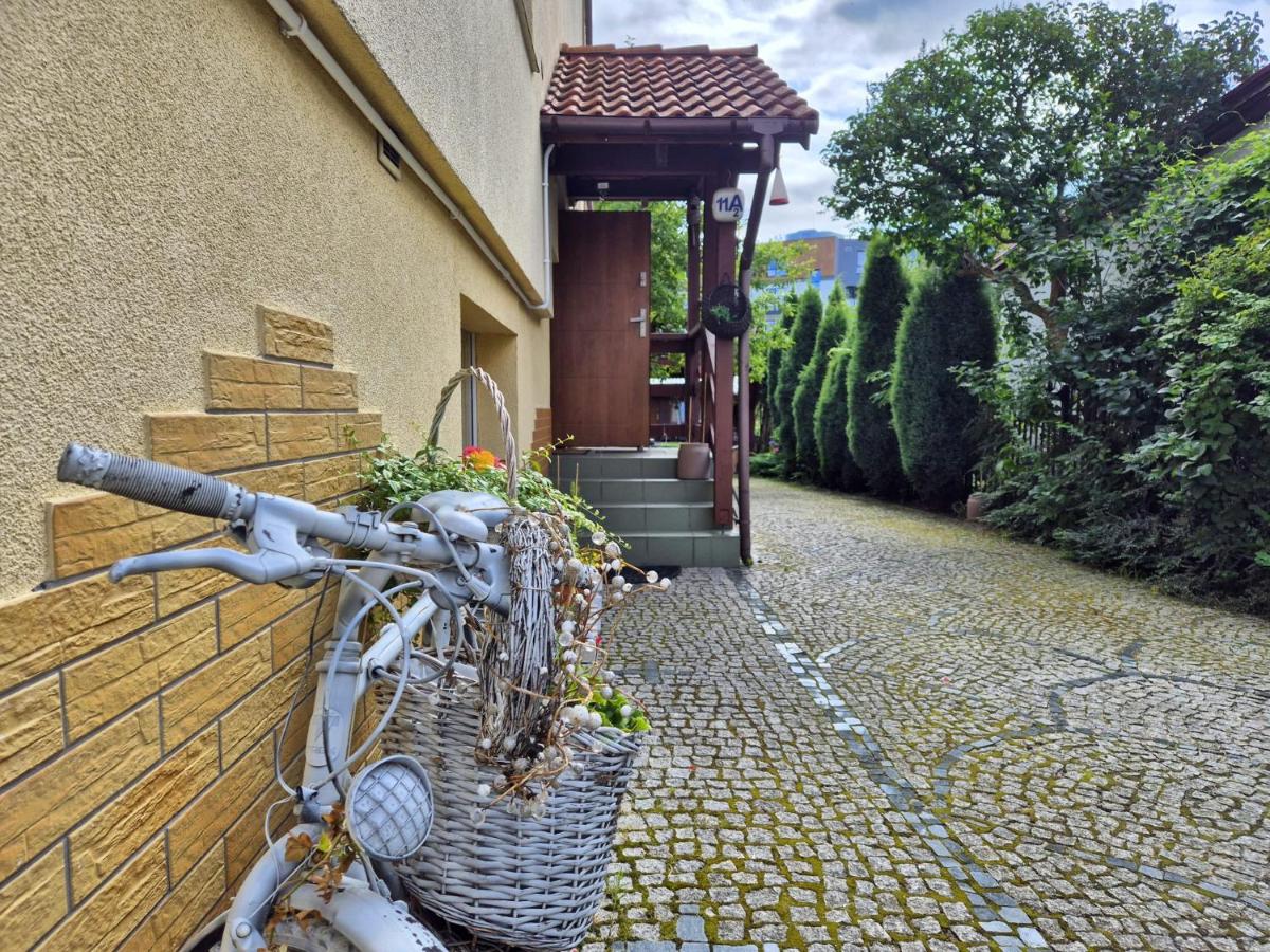 Zweibettzimmer mit Bad