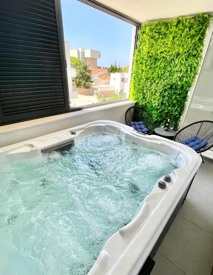 Holiday House Maze with jacuzzi - B&B