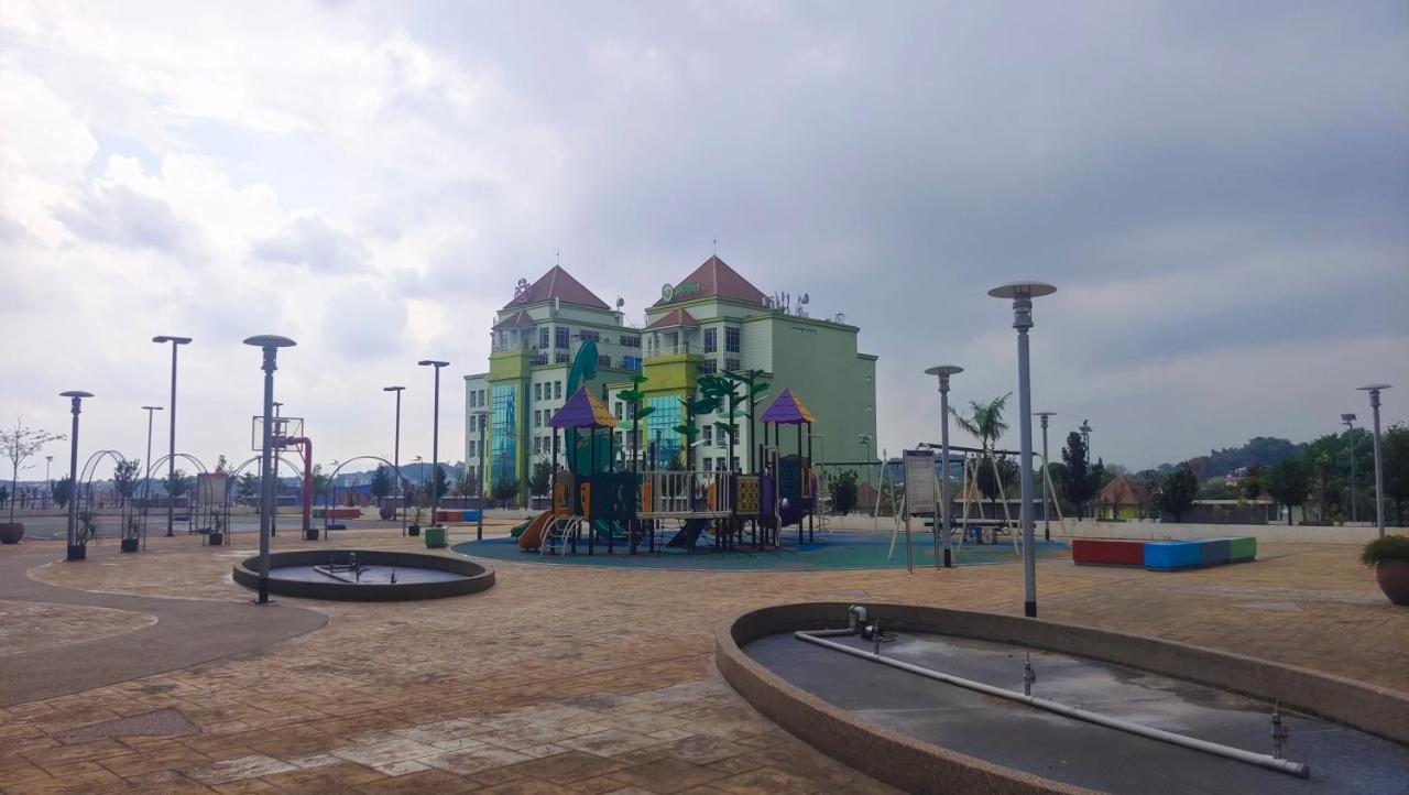 SAFIYA Homestay Vista Alam - B&B Shah Alam