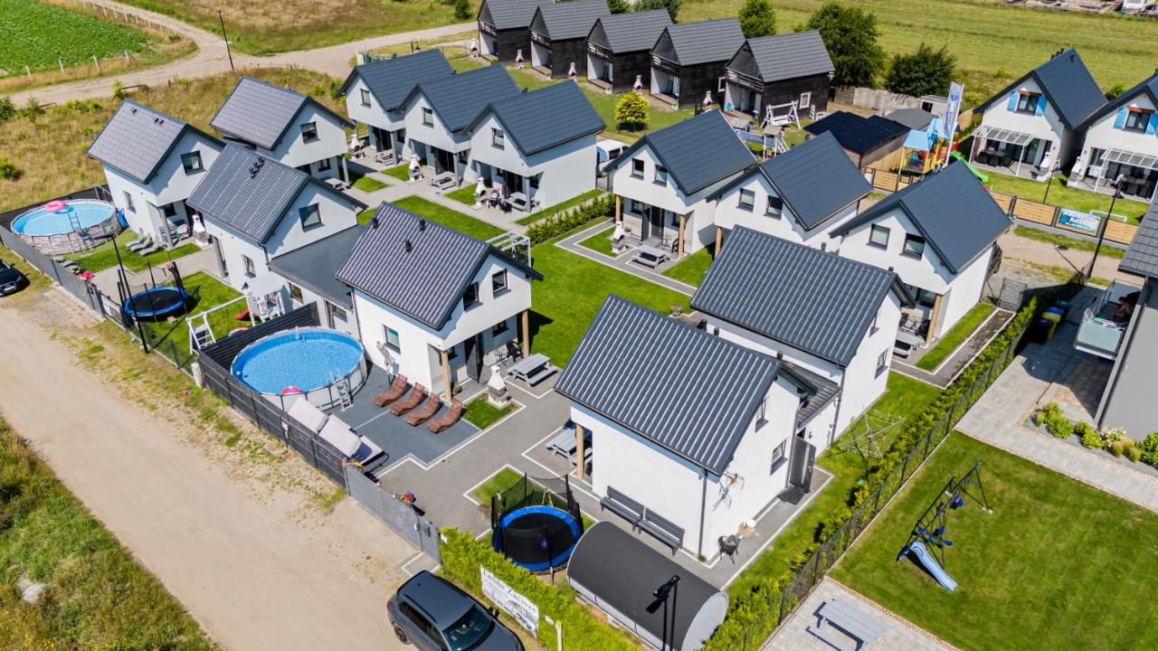 Domki Leśne Zacisze - Domki z Sauną i Basenem - B&B Jastrzębia Góra