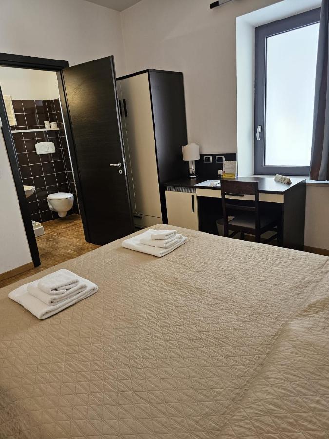 Camera Doppia con Letti Singoli