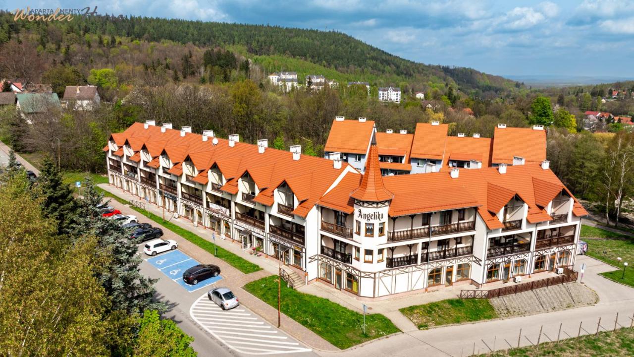 Wonder Home - Wyszyńskiego 9 blisko deptaka miejskiego, placu zabaw i Parku Zdrojowego - B&B Świeradów-Zdrój