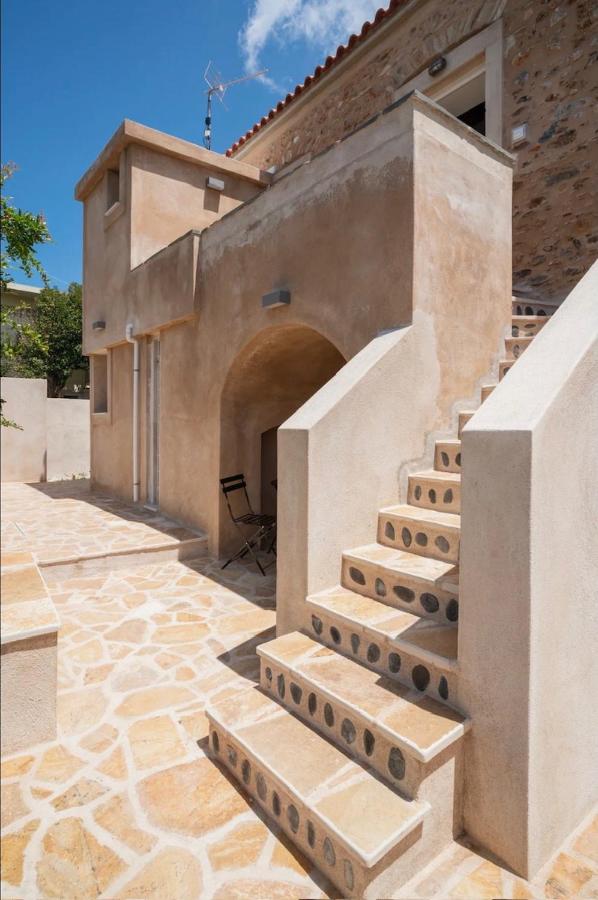 Neapolis Oasis -- Upper House - B&B