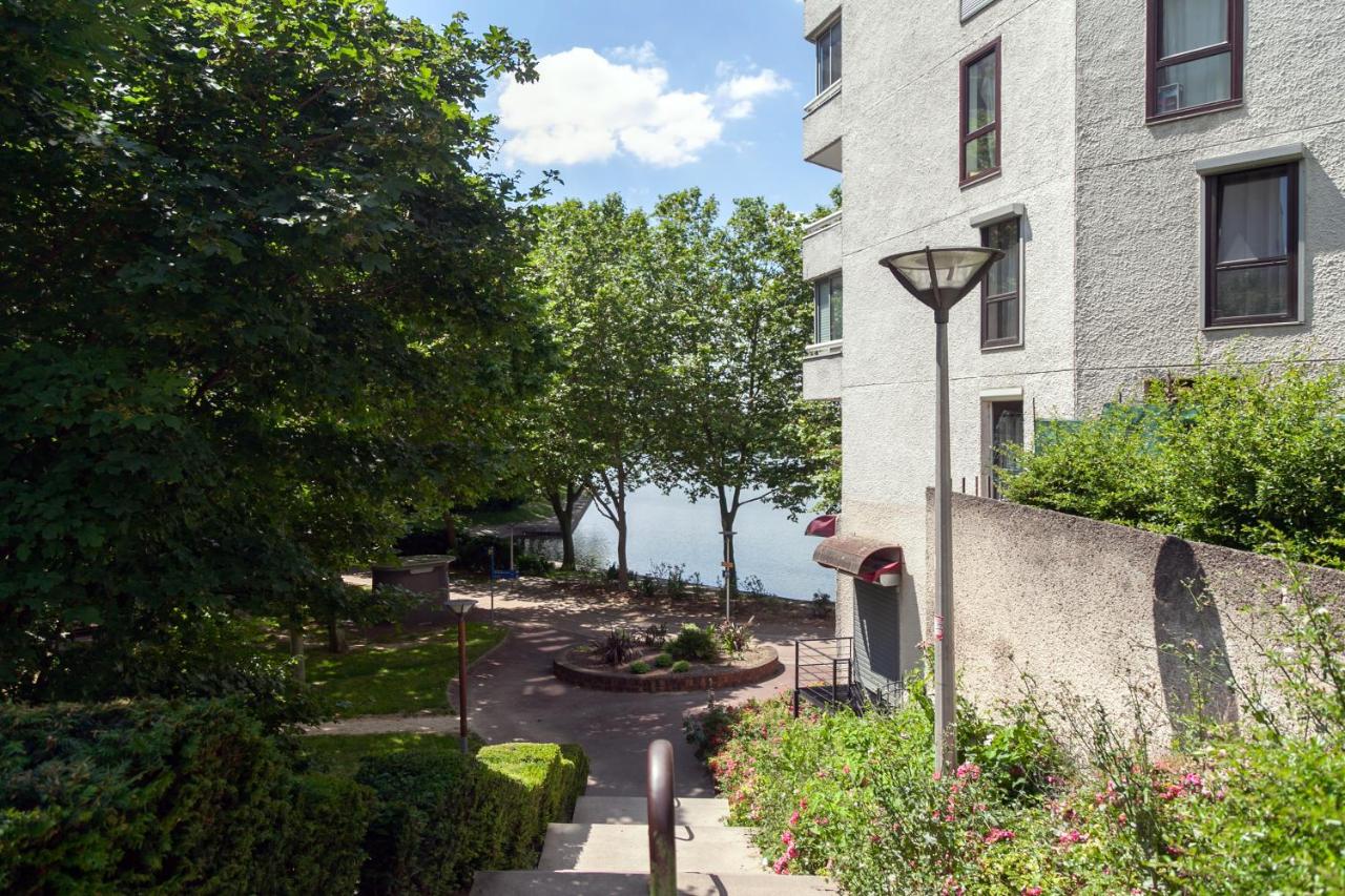 Appartement Paris Creteil Le Lac - Bed and Breakfast