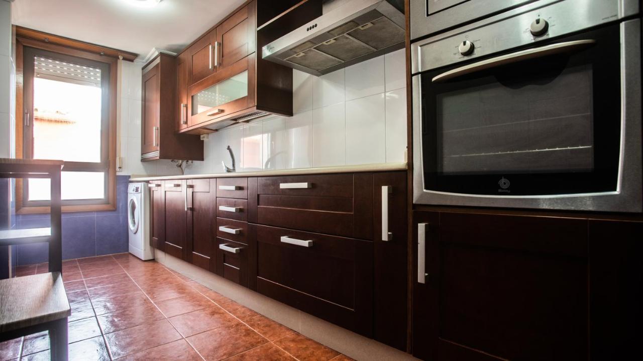 Apartamento con plaza de garaje y ascensor en A Guarda - B&B