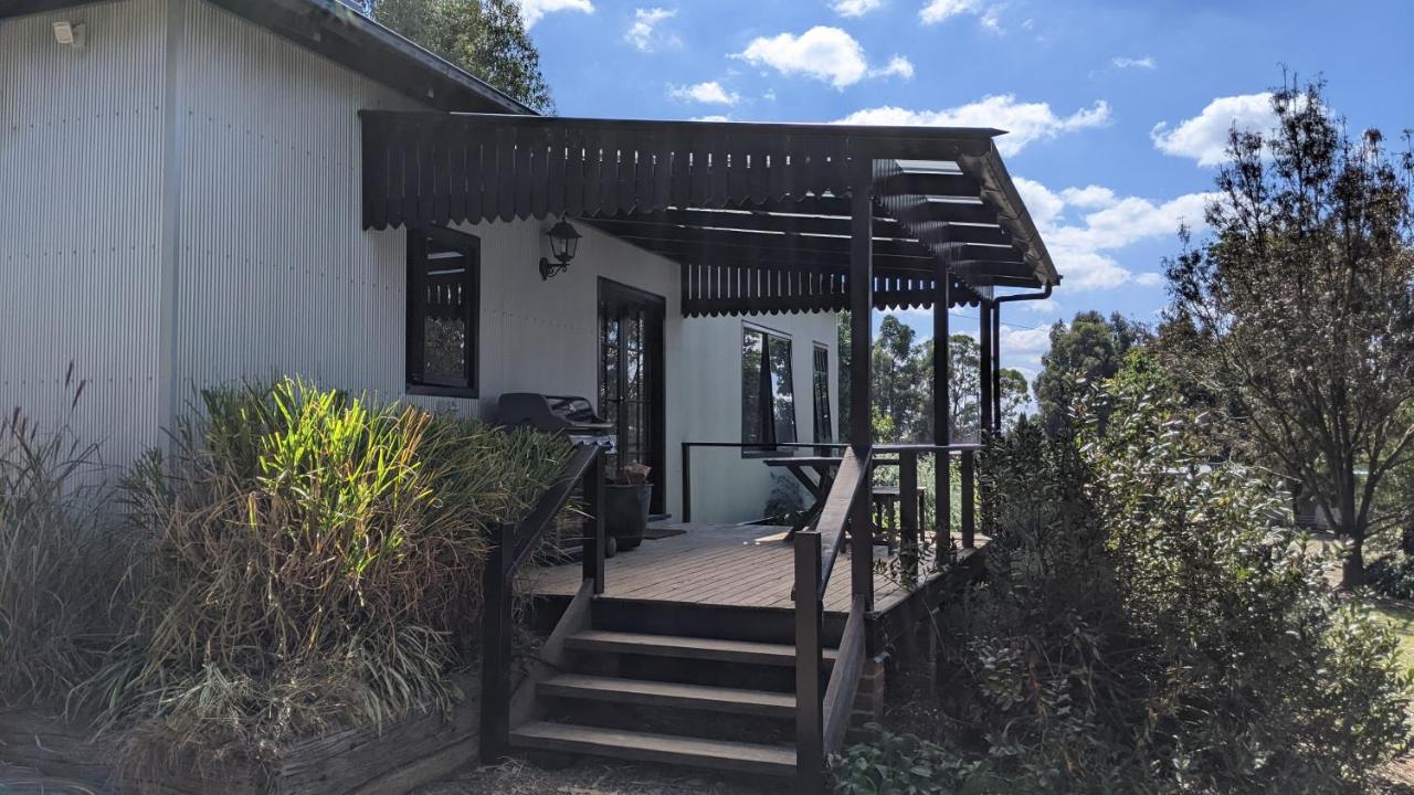Whispering Moon Cottage - Bed and Breakfast