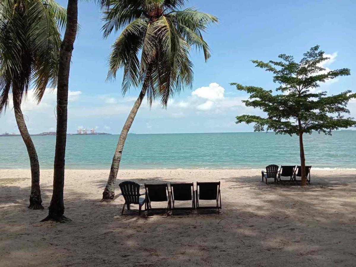Manjung Modern + Cozy Terrace Home - Bed and Breakfast