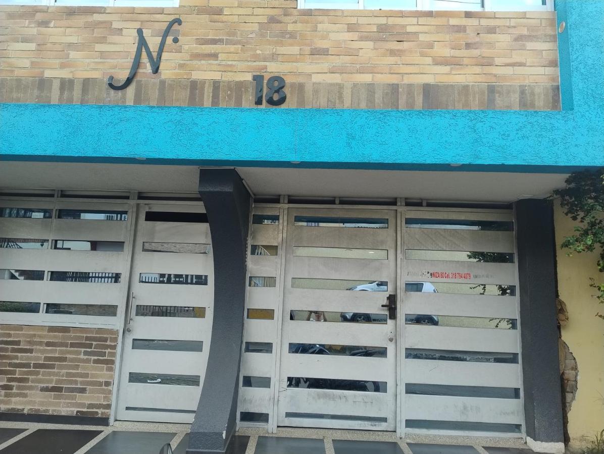 EDIFICIO Niza80 IBAGUE, ACCESO DIGITAL CERCA PARQUE DEPORTIVO o coliseo, diag Caí del exito - Chambres d'hôtes Ibagué