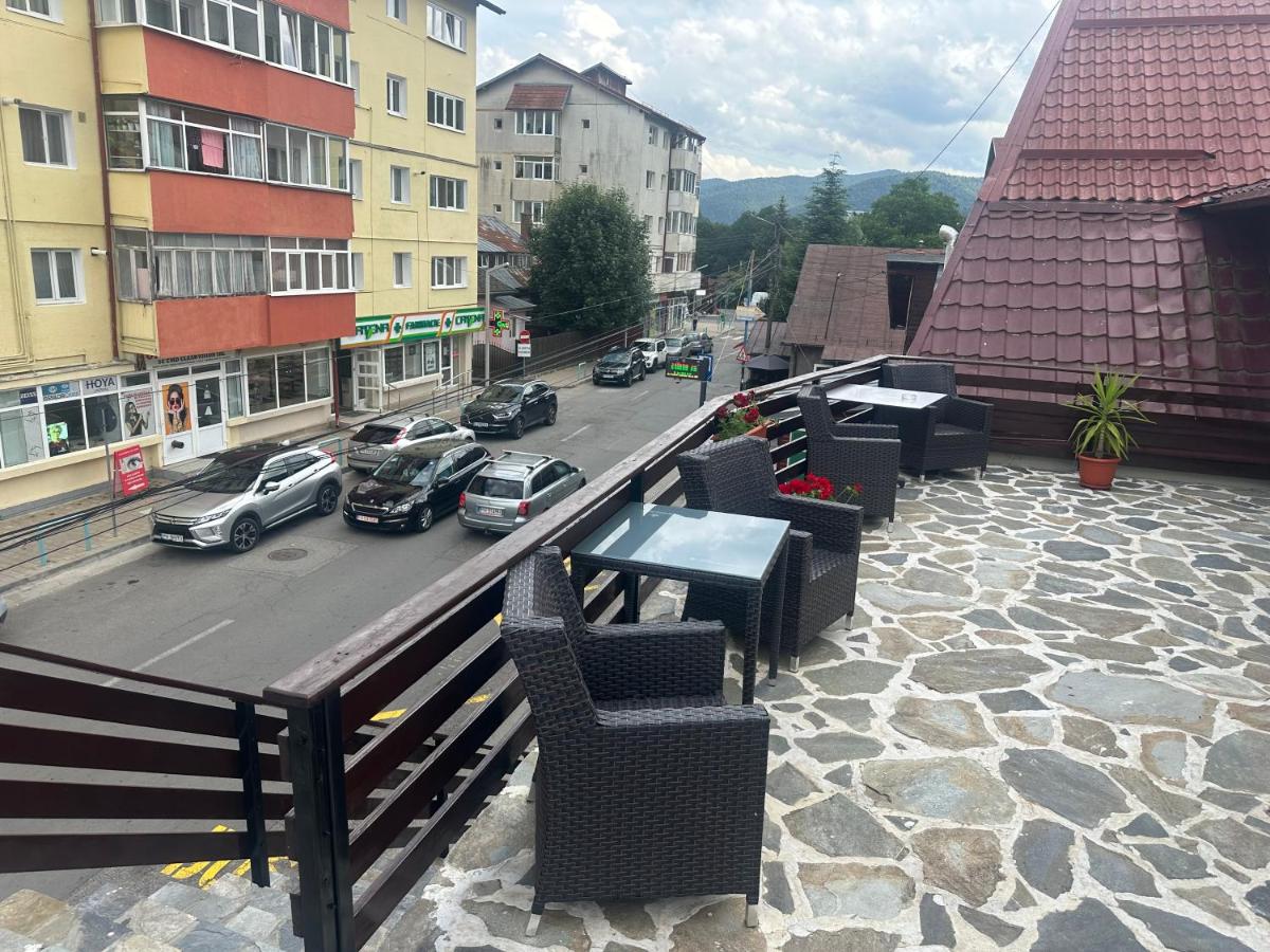 Casa Roby-lzvor Sinaia - B&B