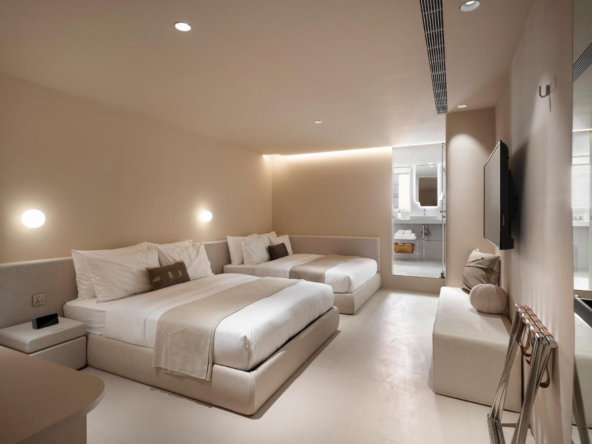 Standard Quadruple Room with Bath Tub