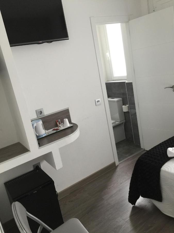 Single Room (1 Adult)