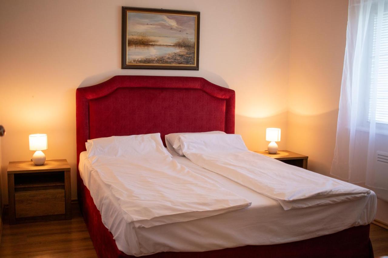 Kiskakas Vendégház - Bed and Breakfast