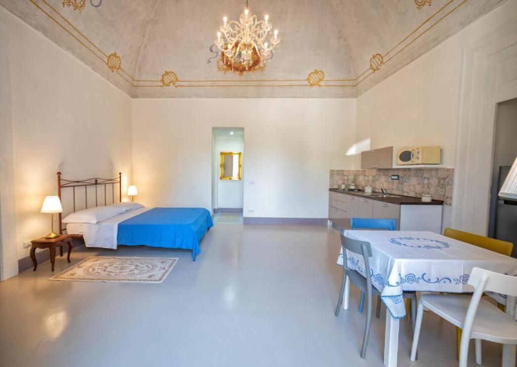 Studio Apartment with One Double Bed