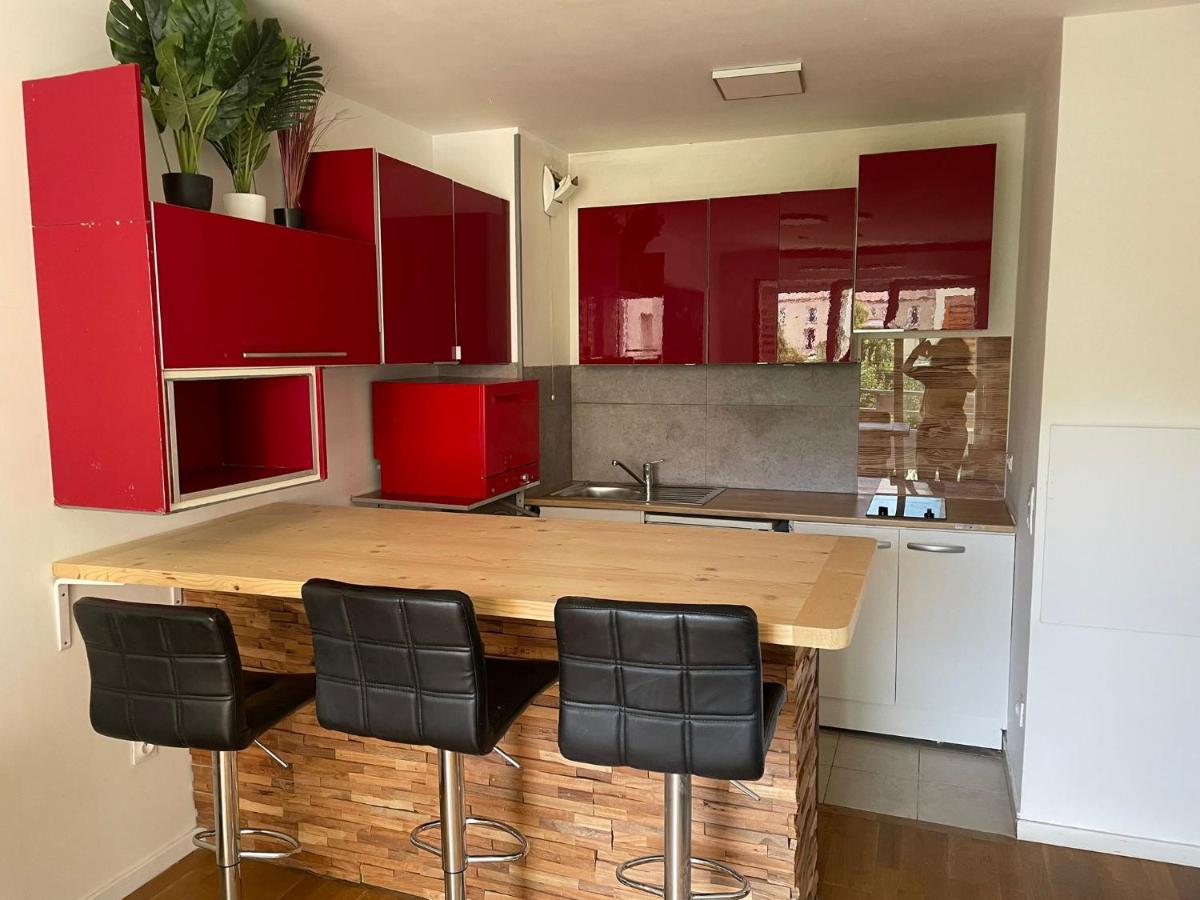 Tout confort prêt de la défense - Ferienwohnung