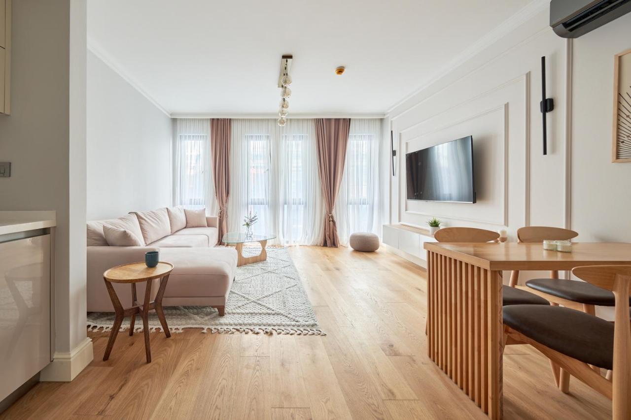 One-Bedroom Deluxe Apartment