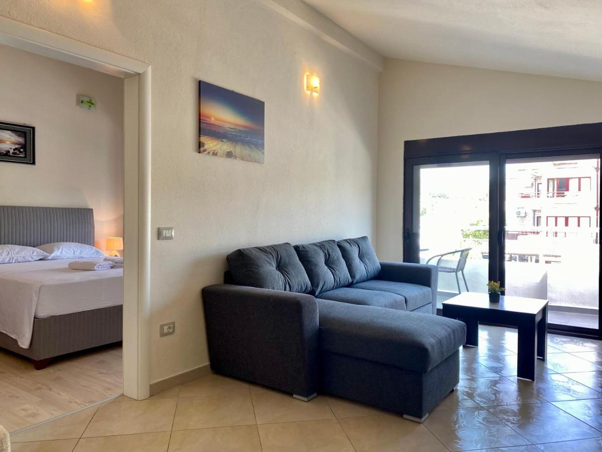 One-Bedroom Apartment with Sea View