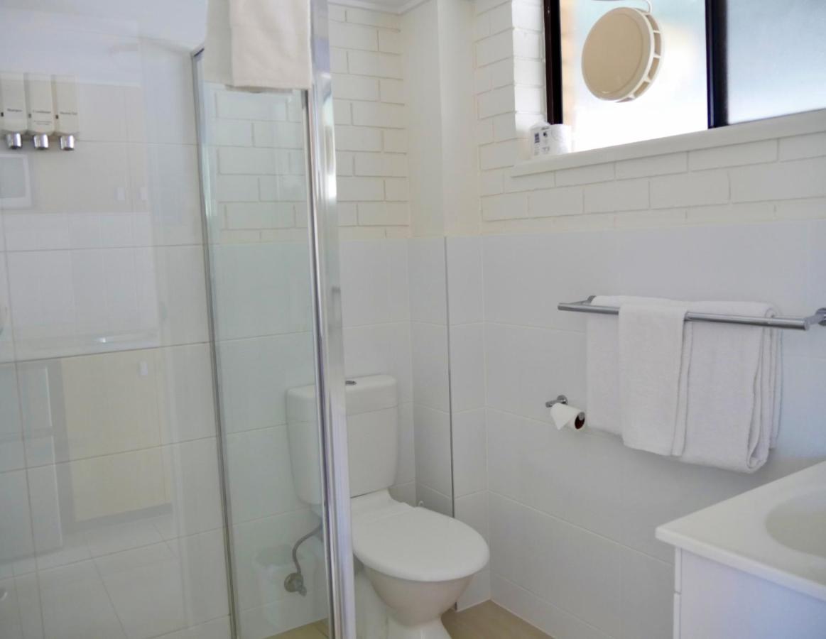 Standard Twin Room with Sea View