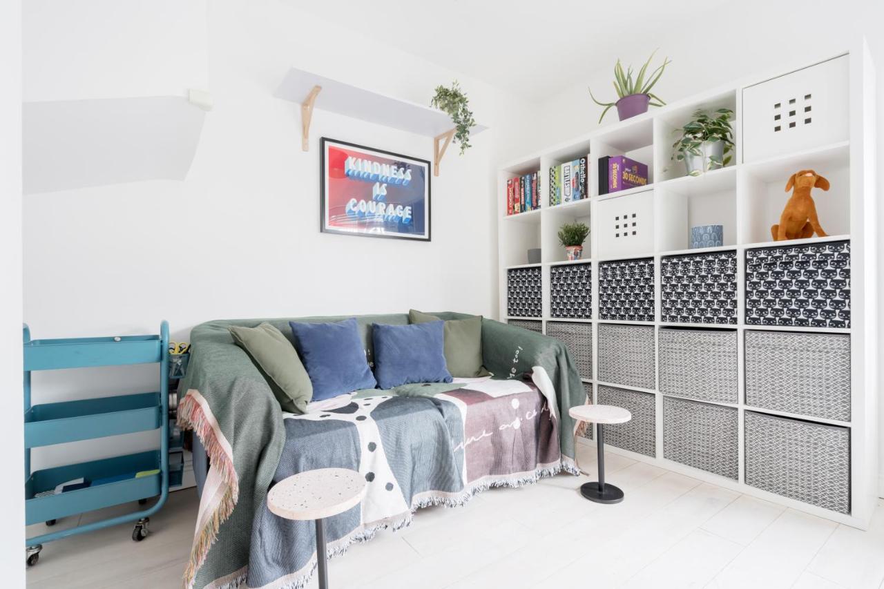 Welcoming 4BD House with Garden in Dublin - B&B