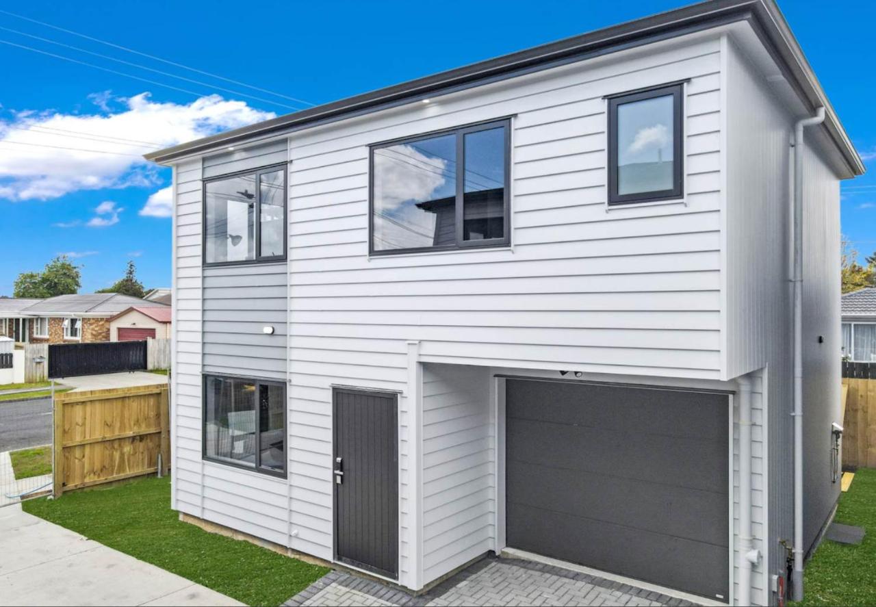 Family Holiday Home Papakura - 175 - Ferienwohnung